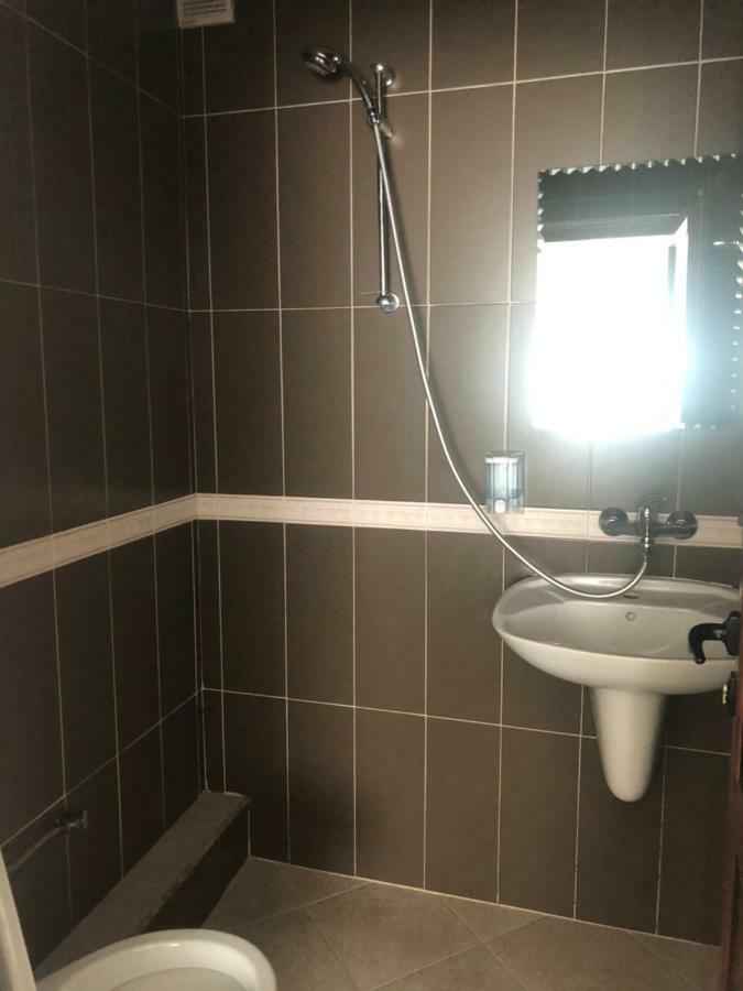 Hotel White House Kŭrdzhali Buitenkant foto